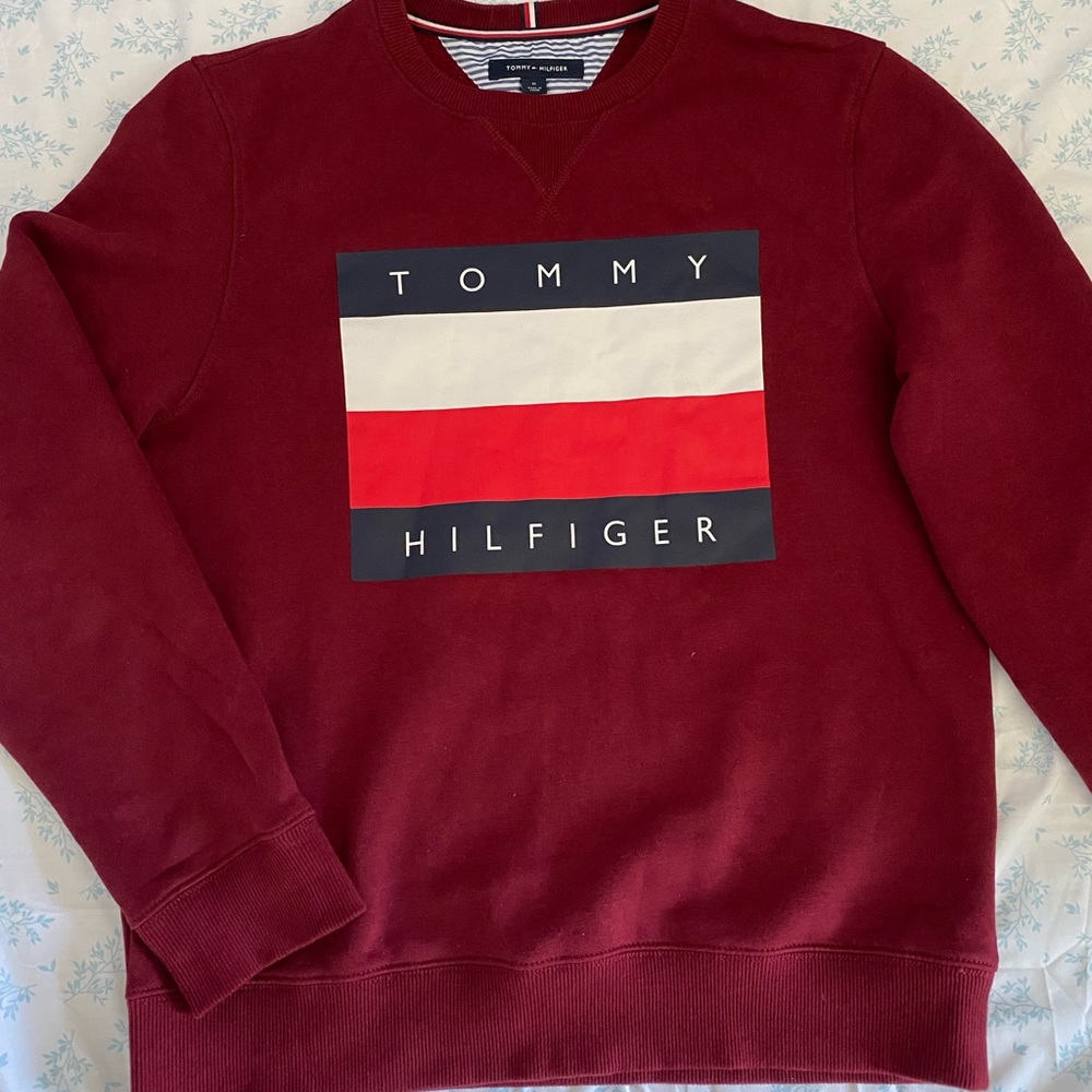 NWOT Tommy Hilfiger Sweater